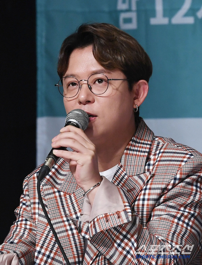 <b>토니안</b>, 베개 피 흥건→삭발된... 극심한 <b>우울증</b> 고백(<b>미우새</b>)
