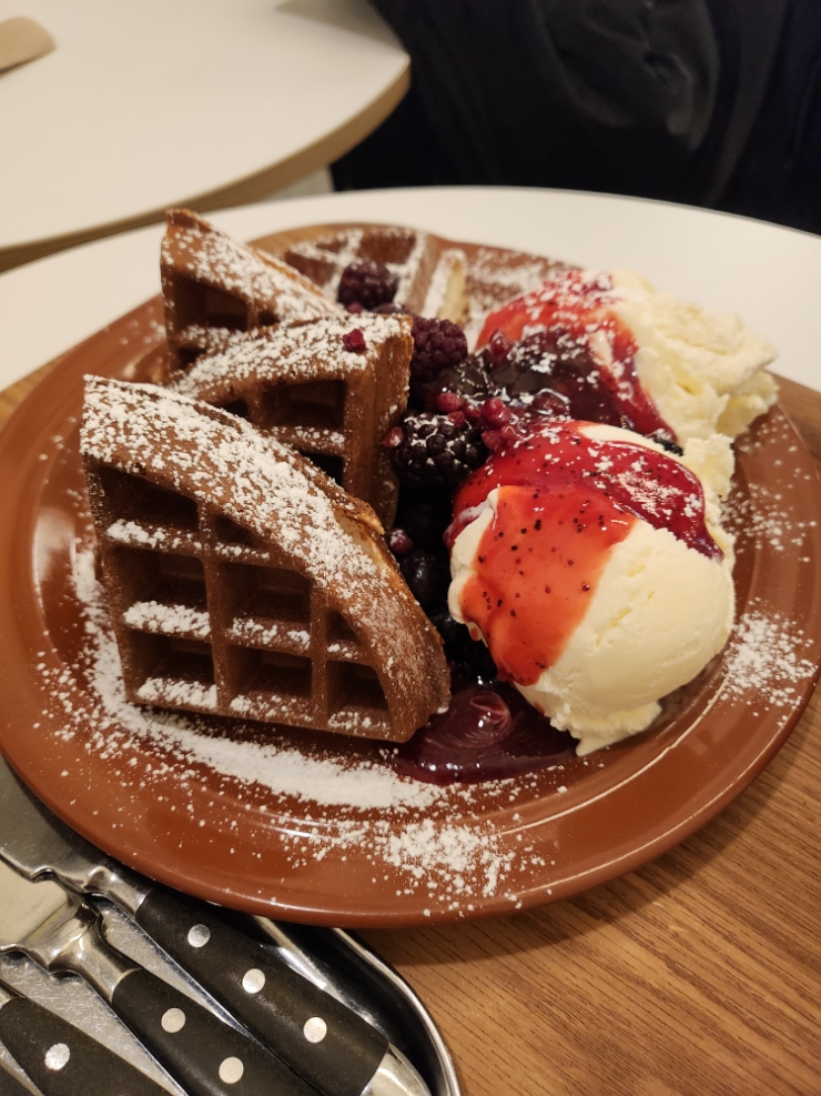  연신내 디저트 맛집  와플 내돈내산 찐 존맛탱 카페뤽상부르