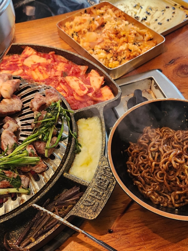  일월고기 _  잠실  방이동 연예인들도 찾는 찐 맛집 직원이 직접 구워주는 고깃집!