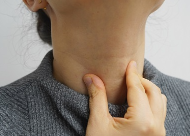 갑상선암 유두암 임파선 전이 주의, 미분화는 초기 수술 중요.