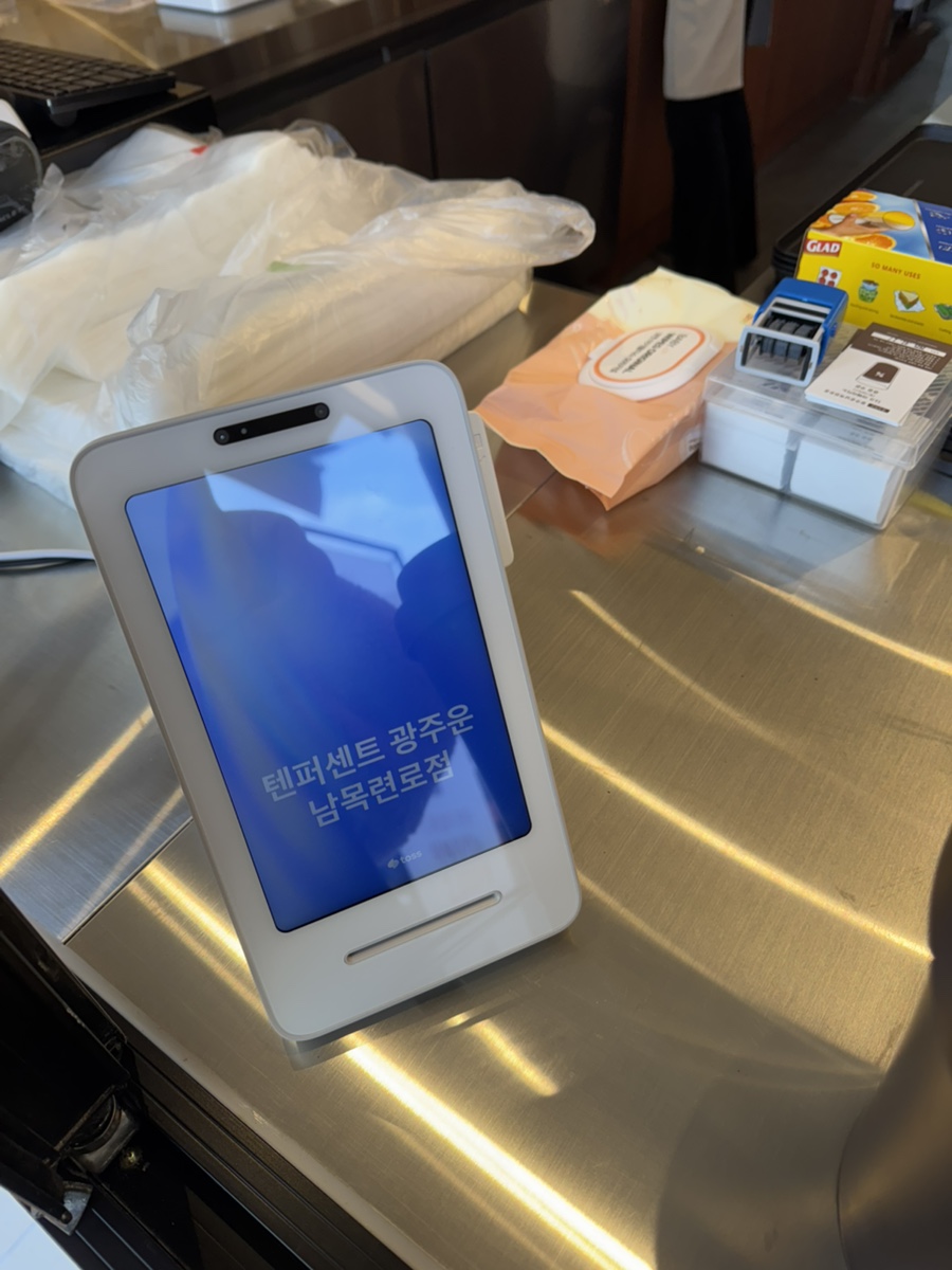 텐퍼센트커피 광주운남목련로점 사진 5