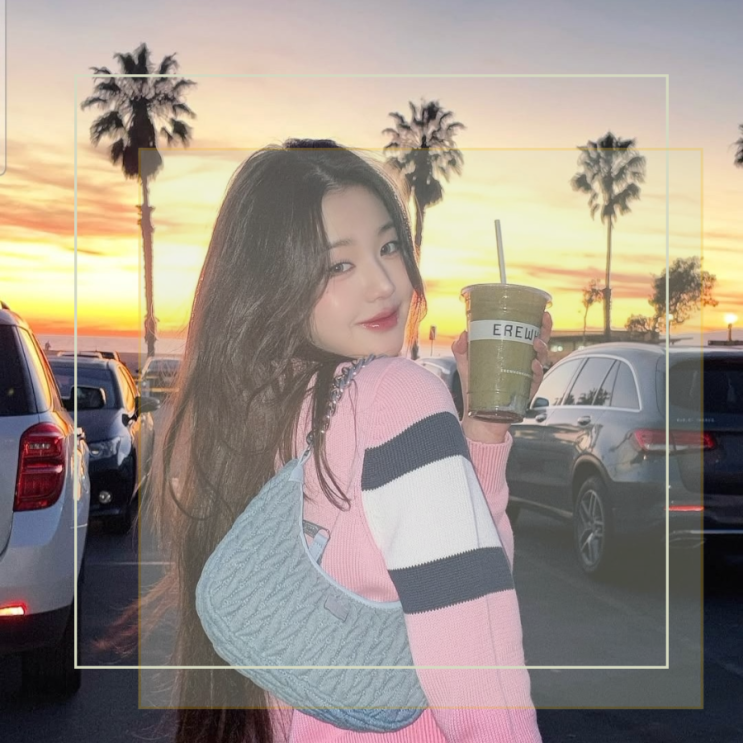 <b>장원영</b> 사복패션, 타미진스 핑크니트로 완성한 <b>캠퍼스룩</b>!