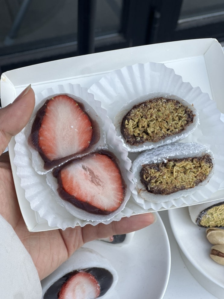  행궁동 디저트 필수코스ㅣ딸기모찌,두바이모찌,두바이아이스크림 “행궁당”