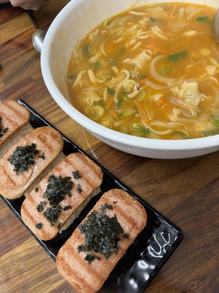  범계역 동네 찐맛집 바람난 얼큰 수제비 칼국수 존맛후기