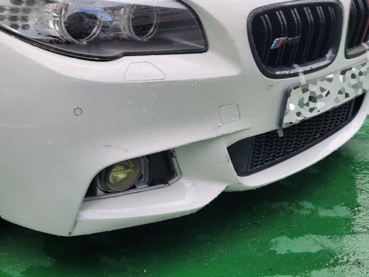  BMW5 범퍼 긁힘 수리 자동차 기스제거 도색 비용 알아본다면