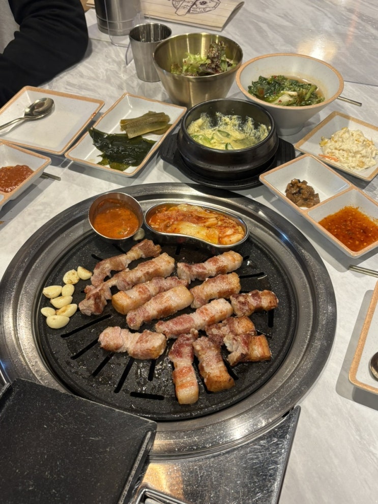  삼전동고기집 돈고돈락 주차 편한 구워주는 삼겹살 맛집 추천