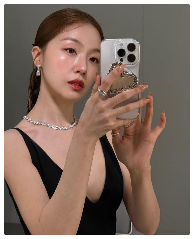 걸스데이 방민아 물광 피부 셀카 인스타 갤러리