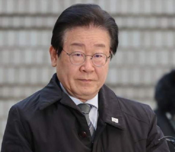 <b>이재명</b> <b>개헌</b> NO, ˝지금은 때가 아니다˝ 또 말 바꾸기 3년전... 