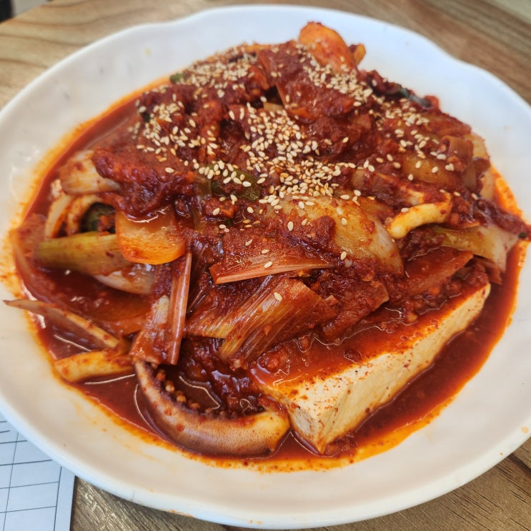  대전 필수 먹거리 두부두루치기 & 칼국수 맛집 '신도칼국수 중촌점'
