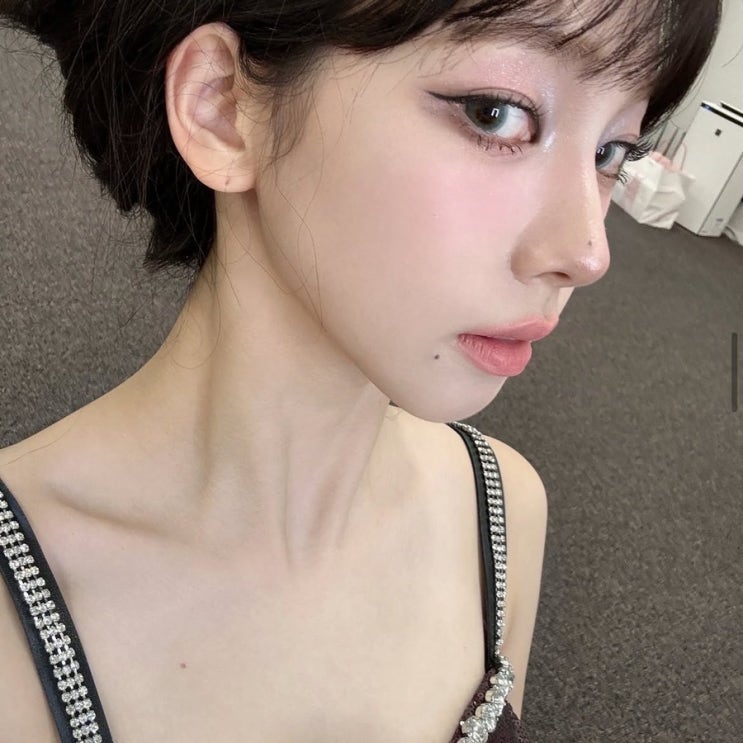  카리나 가슴 점, 입술 점 관상