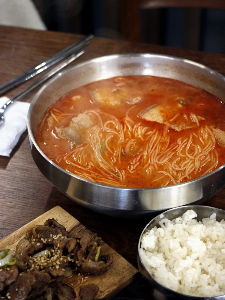  안산 부곡동 맛집 한라면옥에서 만난 제주도식 국밥과 돔베국수