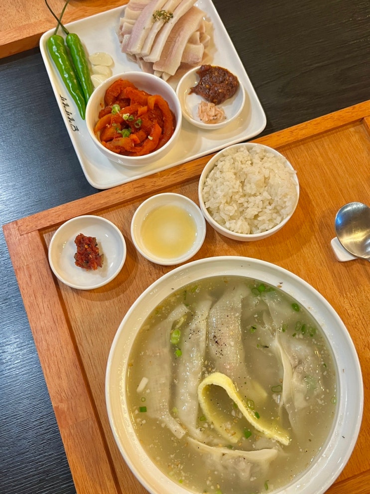  춘천 명동 맛집, 항정 수육 보쌈 만두국 끝내주는 찰랑찰랑