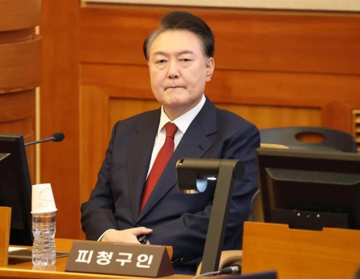 [동아일보]尹 “<b>계엄</b>의 형식 빌린 대국민