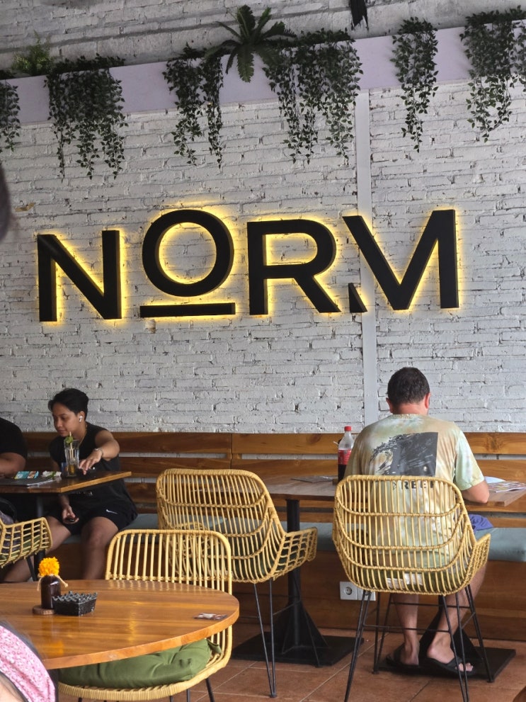  Norm 쿠타 공항근처 나시고랭이 맛있는 집 (구글평점4.8 맛집인정)