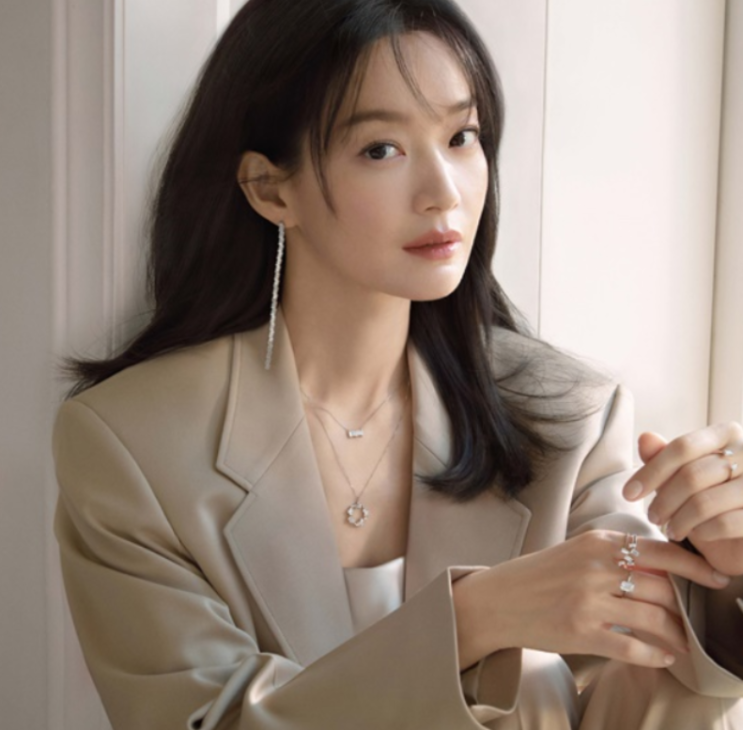 배우 <b>신민아</b> 용산 부동산 투자로 대박!! 100억원 차익