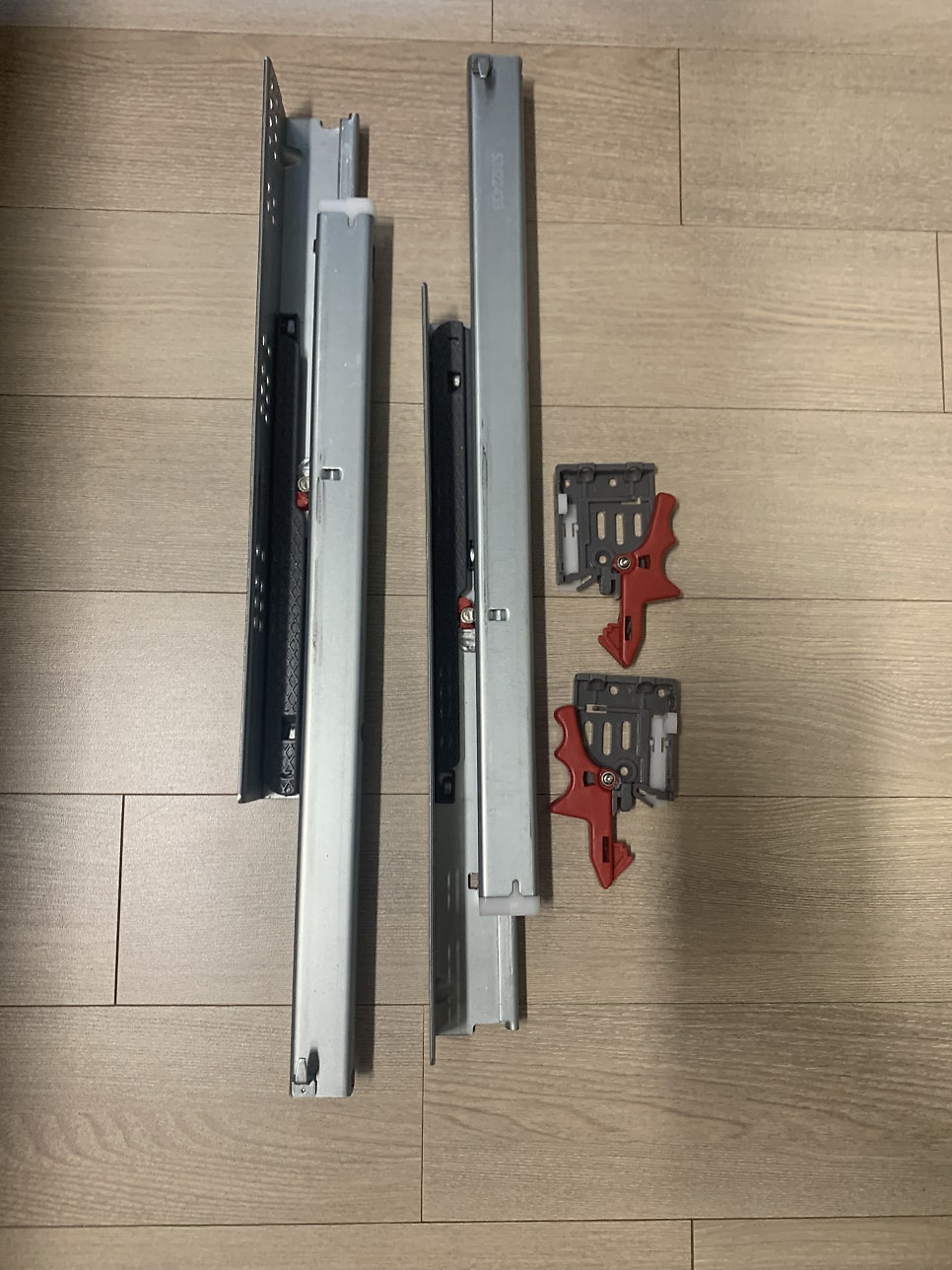 화장대3단서랍장고장 레일교체수리