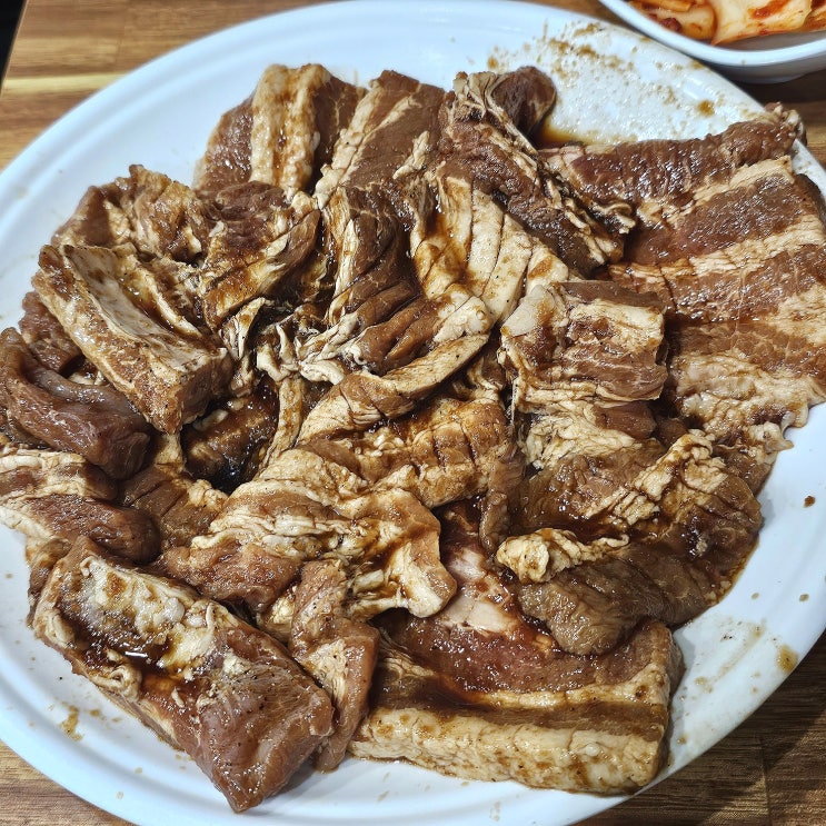  1983암돼지갈비, 유명인들도 찾아가는 40년 정통의 온천장 고기집