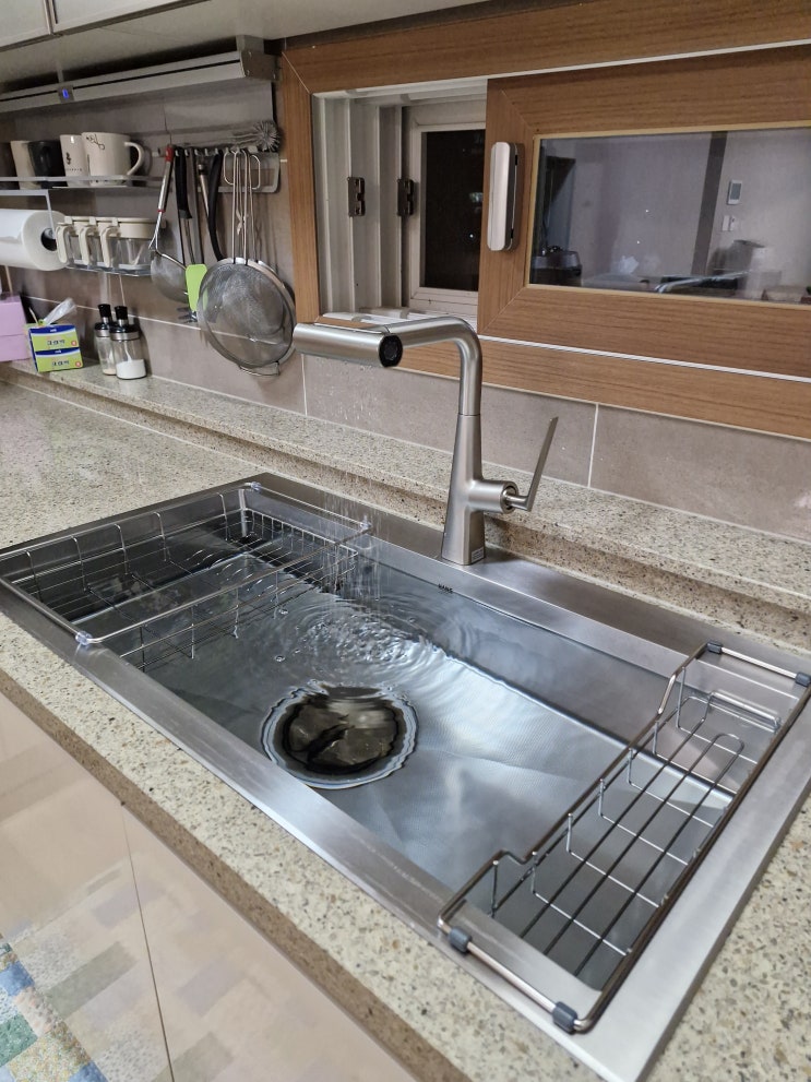  수원권선구 상판컷팅후 사각엠보싱크볼로 교체했어요
