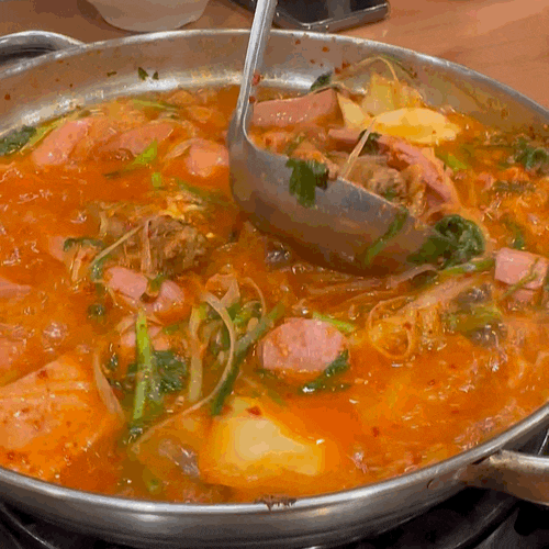  홍대 점심 밥집 소세지가 푸짐 밥, 라면 무료 가성비 한식 맛집 홍대부대찌개