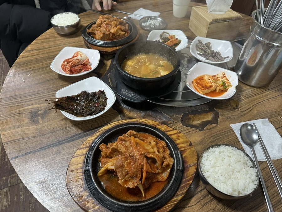 솥뚜껑생삼겹살 사진 2
