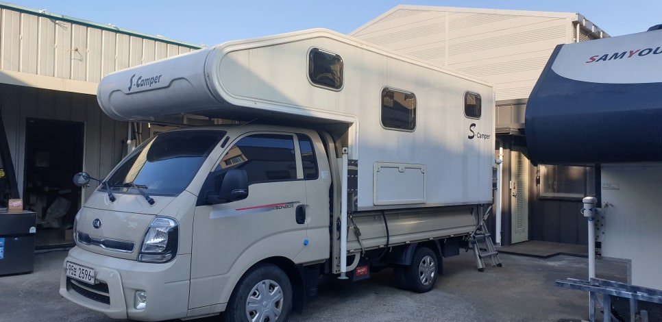울산캠핑카 수리 트럭캠퍼 태양광교체 캠핑카 부동액교체, 인버터 수리, 온수매트 온도조절기 설치