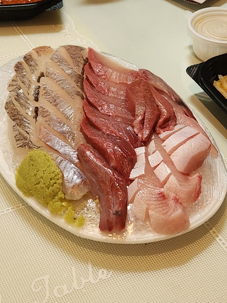  황여사의 기막힌 활어회 _ 활어회 맛집 대방어와 우럭의 신선함에 놀라다.. 배달 후기