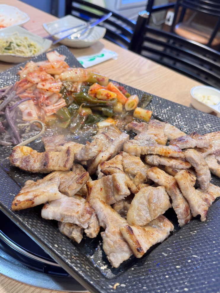  장항동 장교식당 생삼겹살 돼지고기 정발산역 맛집 고기집 내돈내산 주차