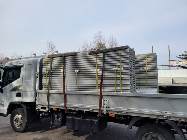 중고 RPP흡음타공방음판 가격(단가) 공사현장 플라스틱방음휀스 가설방음벽 RPP흡음/차음 RPP휀스 홀딩도어 양개도어 신재 판매