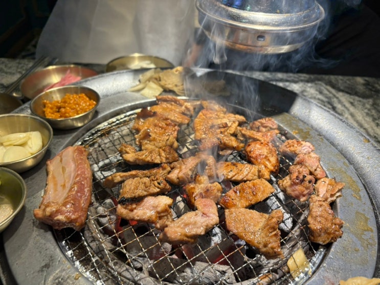  광주 첨단 고깃집 퀸돈 : 세련된 곳에서 맛있게 먹은 양념돼지갈비!