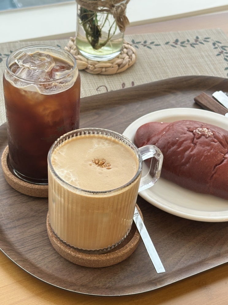  인천 서창 감성카페 온더테라스, 버터스카치 라떼와 소금빵으로 완성한 달콤한 하루 
