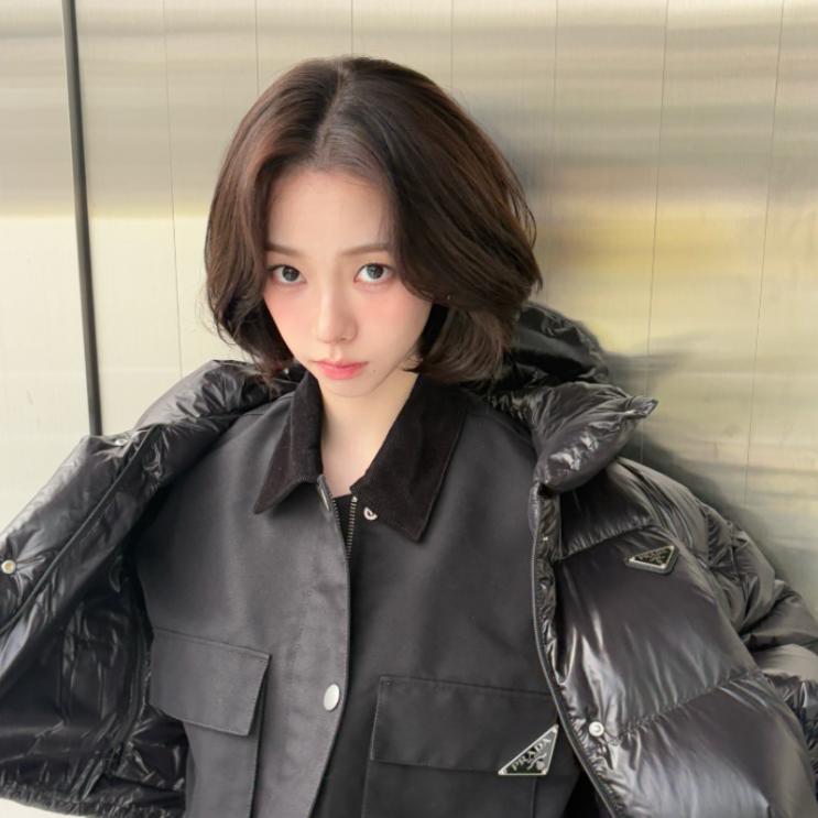  카리나 단발 변신 크롭 패딩 토트백 패션 너무 이쁘다