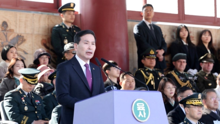 육사 졸업식. 김선호 <b>국방</b>직무<b>대행</b>