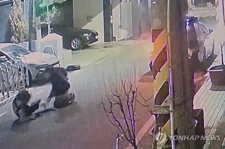 <b>경찰</b>관 흉기 피습사건, <b>총격</b>에 피의자 사망은 <b>정당방위</b>... 