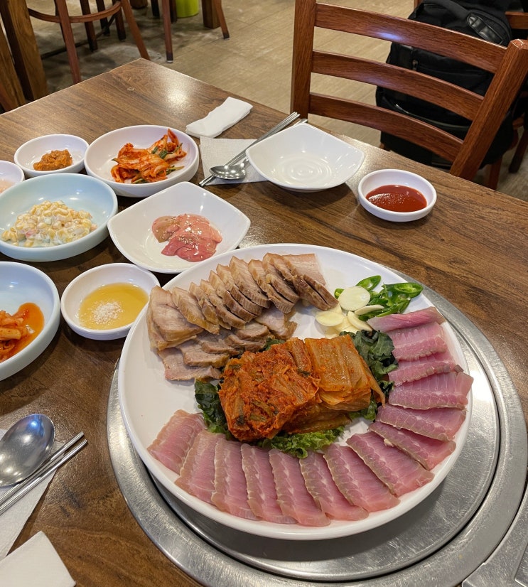  서울 북창동 술집 전북집, 홍어애 서비스 홍어삼합 시청역 맛집