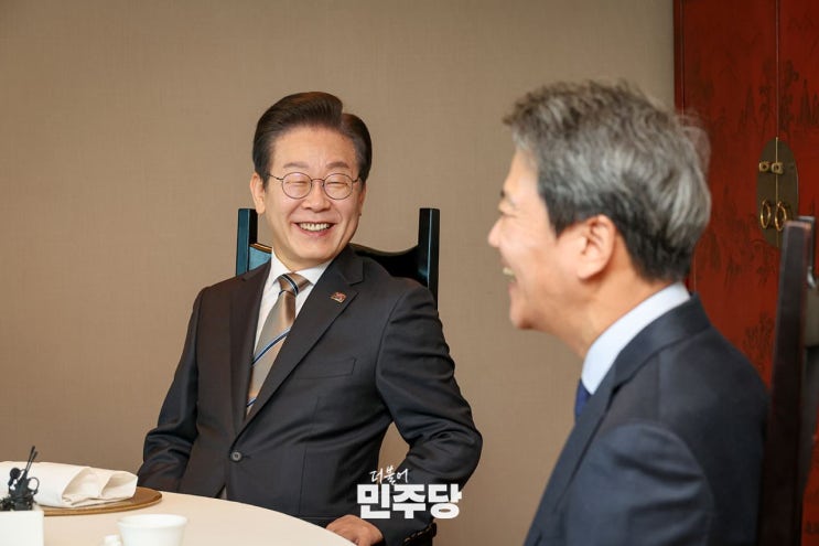 민주당도 <b>이재명</b>도 <b>개헌</b>에 대한 입장을 갱신해야 한다