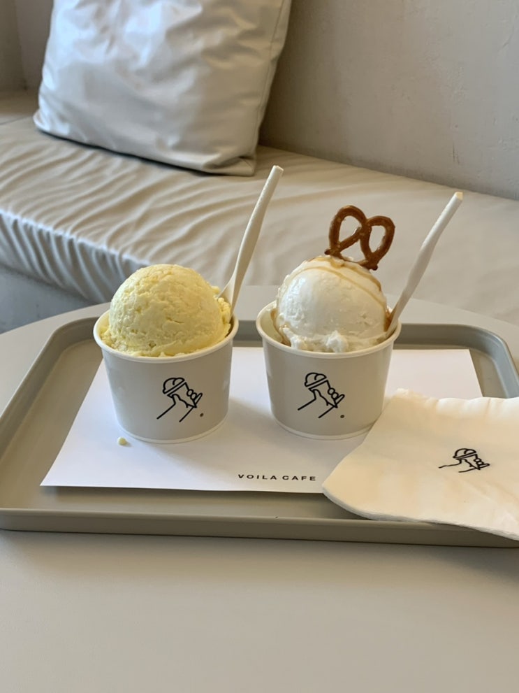  [강원도] 브알라(Voila) 카페(Cafe) 속초 :: 속초아이 대관람차, 속초 해수욕장 질소 소금 아이스크림 디저트 맛집