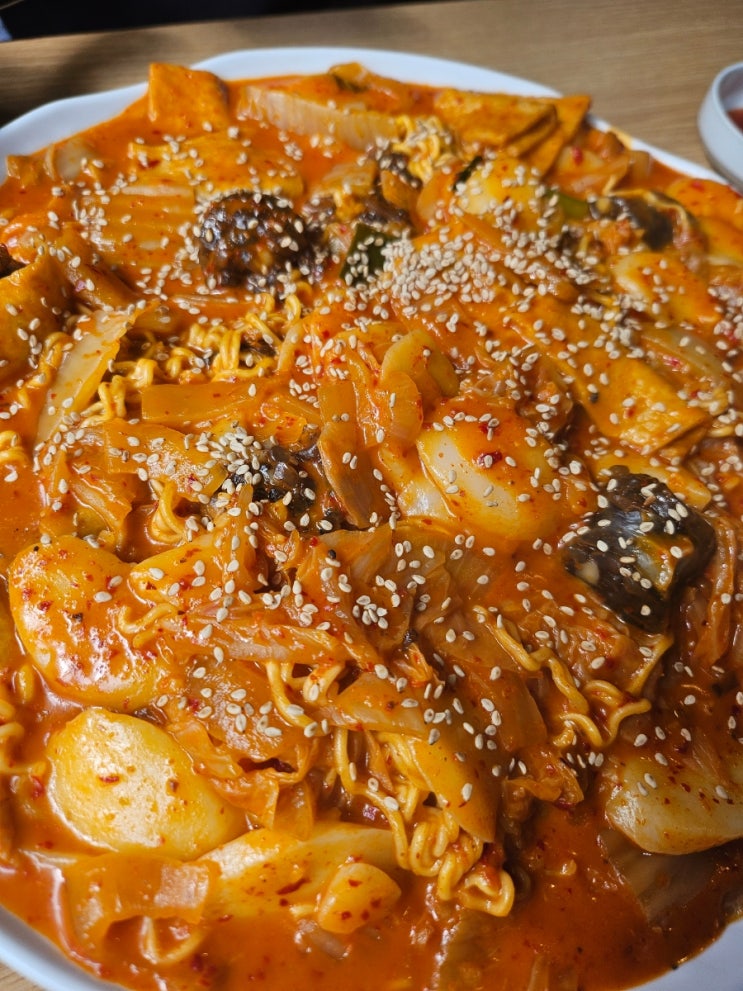 고려대생이 너무 많이 찾는 고려대 맛집 유자유김치떡볶이 재방문 후기