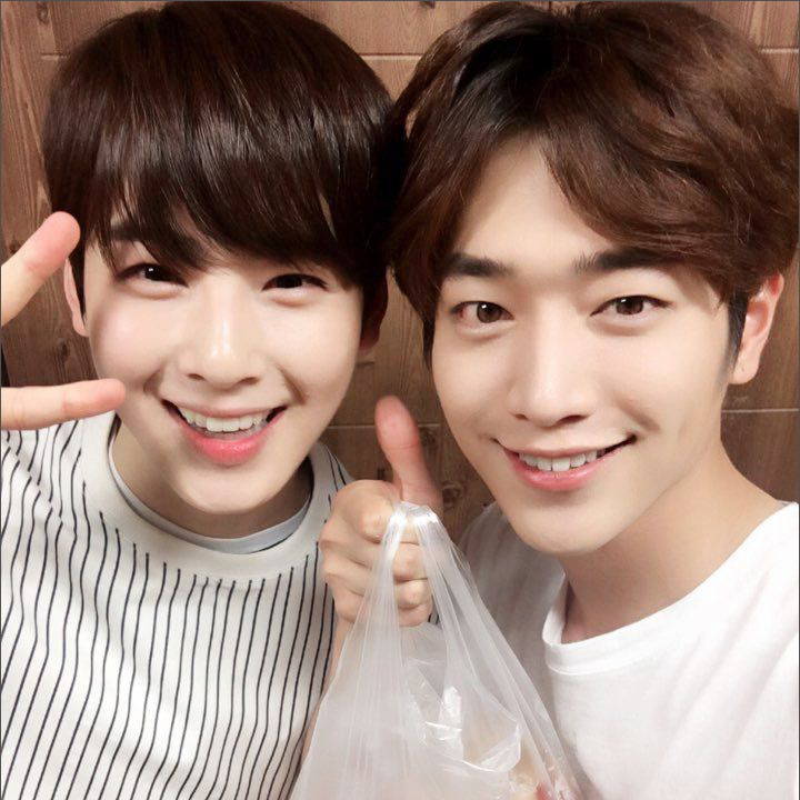 눈호강 <b>서강준</b> X 차은우 투샷 너와 나의 연결고리