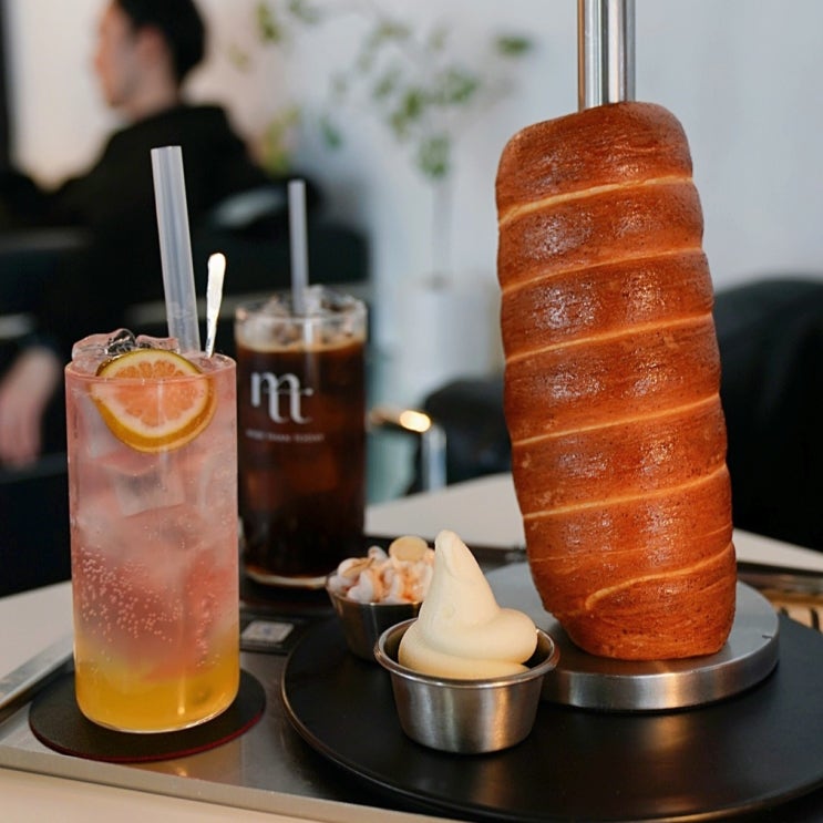  [군산카페] 한국 굴뚝빵 맛집 mtt 카페 군산여행코스 추천