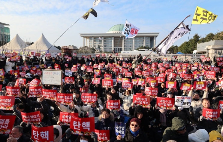 대학가에서 격화된 <b>윤석열</b> 대통령 <b>탄핵 찬반</b> 집회 현장, 황교안... 