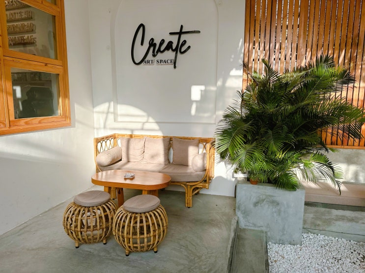  다낭 감성카페 Create Danang Art Space 노트북과 체험활동하기 좋은 카페