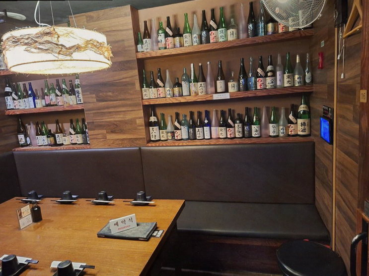  강남역 이자카야, 조용한 분위기에서 즐기는 완벽한 저녁