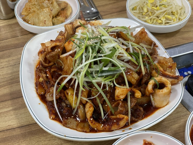  강추) 웨이팅을 싫어하는 내가 1시간을 기다렸다 먹은 집 큰손식당 제육볶음 청국장 오삼불고기 기흥 맛집