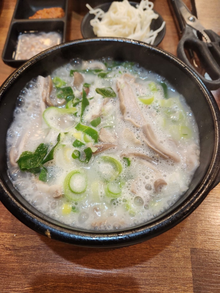 부산을 떠나기전 마지막 선택, 초량역 인근 돼지국밥 맛집<대건명가돼지국밥>(돼지국밥)