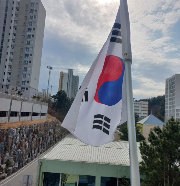  삼일절 태극기 게양 방법과 의미에 대해