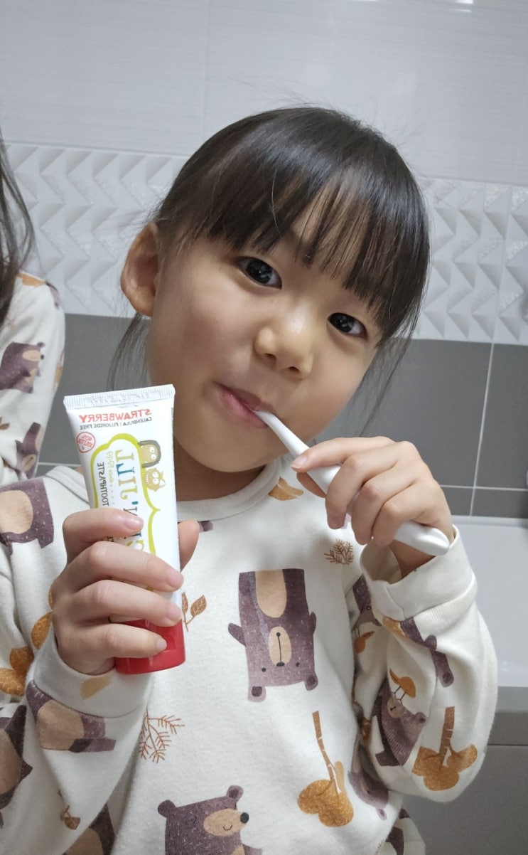  [잭앤질 유기농 어린이 치약 딸기맛 & 바나나맛] 월화수목금토일 올바른 양치를 위한 잭앤질 자일리톨치약