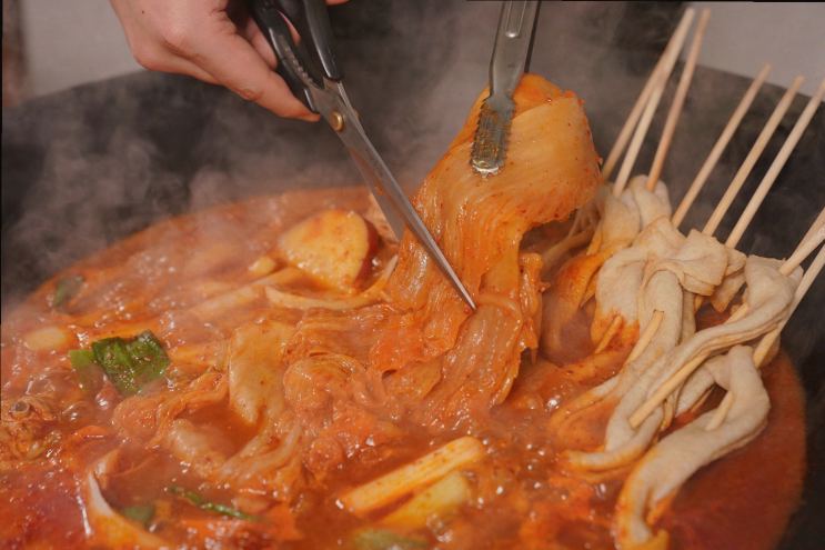  범계역 맛집, 가족 외식에 안성맞춤인 통큰솥뚜껑닭볶음탕&두부생각 호계점