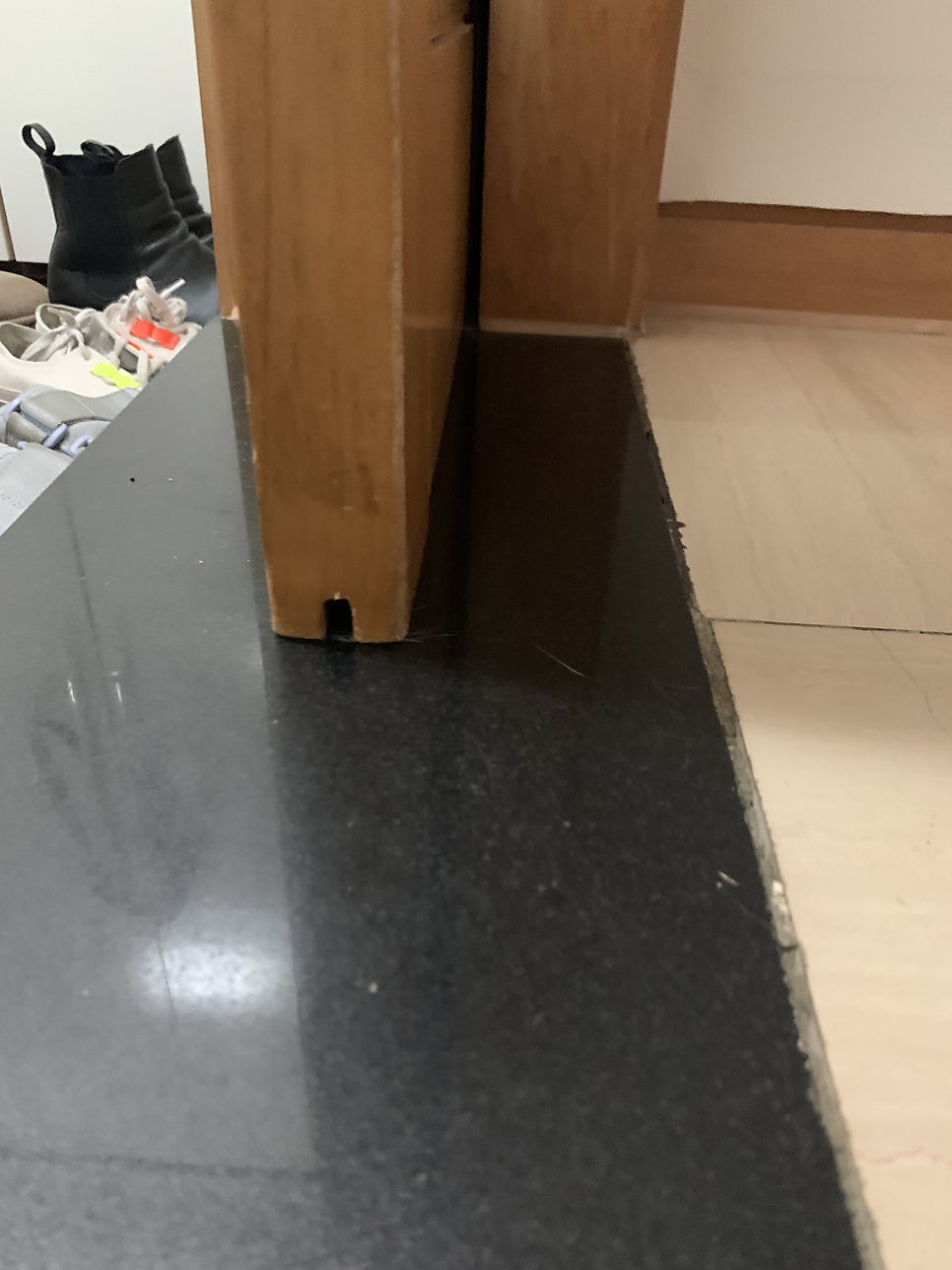행거형 포켓도어 고장 수리