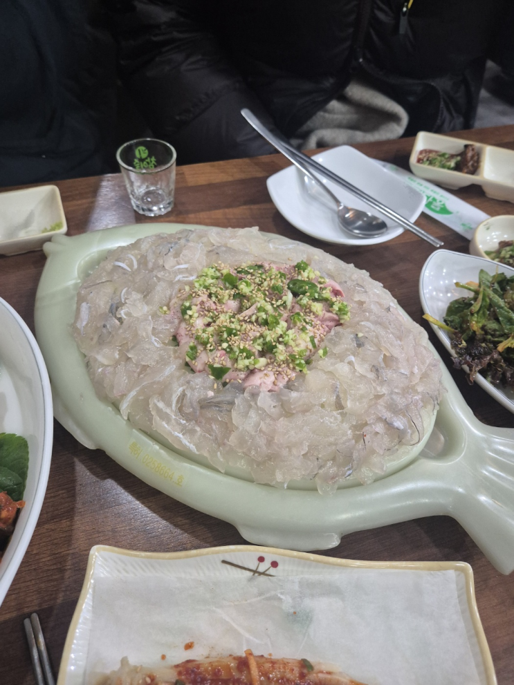  [송파구 석촌동] 낚시에 걸린 바다 (쥐치 "간"만으로도 발걸음 하게 만든 한국식 횟집의 모범사례)