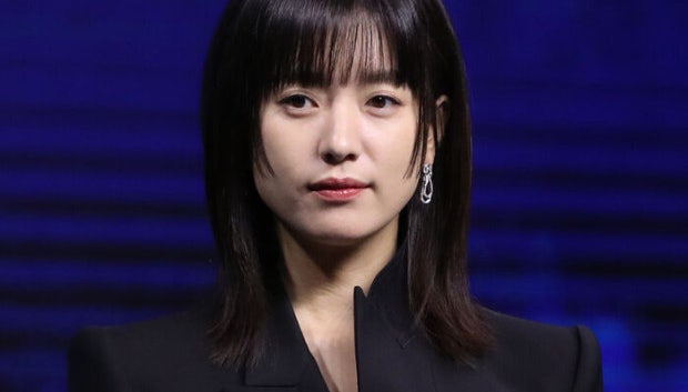 Han Hyo-joo's Profile: Age, Height, Family, Education, MBTI, and Instagram - Shining Elegance at Milan Fashion Week